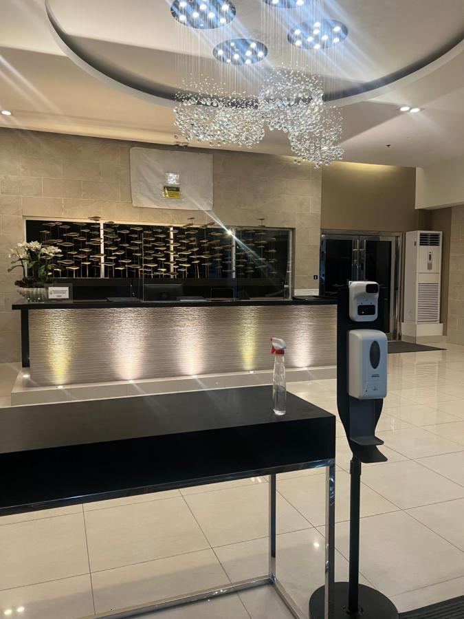Sea Residences Paul'S Place Manila Esterno foto